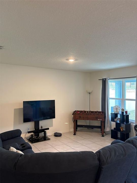 En Venta: $340,000 (3 camas, 2 baños, 1725 Pies cuadrados)