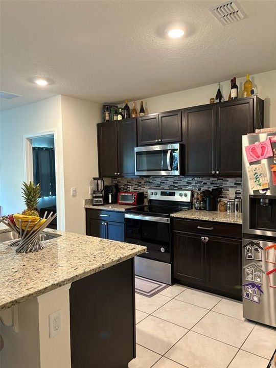 En Venta: $340,000 (3 camas, 2 baños, 1725 Pies cuadrados)