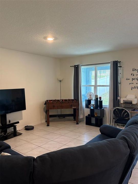 En Venta: $340,000 (3 camas, 2 baños, 1725 Pies cuadrados)