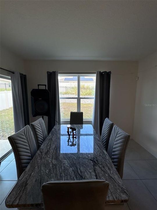 En Venta: $340,000 (3 camas, 2 baños, 1725 Pies cuadrados)