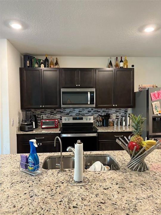 En Venta: $340,000 (3 camas, 2 baños, 1725 Pies cuadrados)