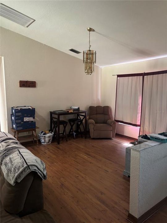 En Venta: $450,000 (3 camas, 2 baños, 1979 Pies cuadrados)