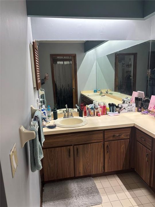 En Venta: $450,000 (3 camas, 2 baños, 1979 Pies cuadrados)