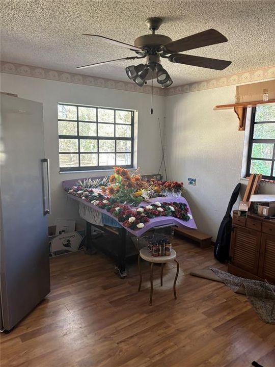 En Venta: $450,000 (3 camas, 2 baños, 1979 Pies cuadrados)