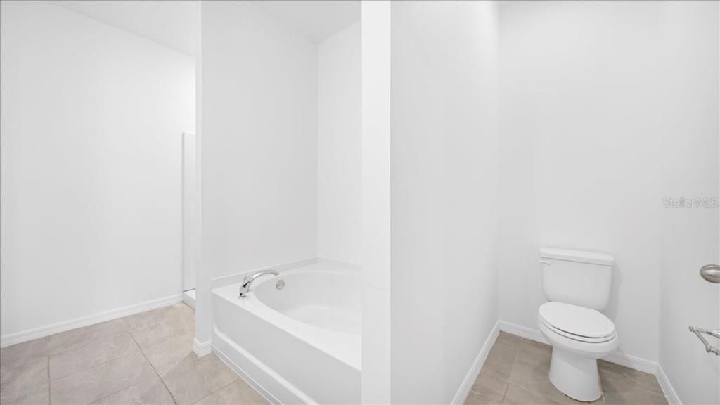 For Sale: $349,900 (4 beds, 2 baths, 1853 Square Feet)