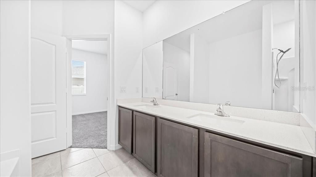 For Sale: $349,900 (4 beds, 2 baths, 1853 Square Feet)