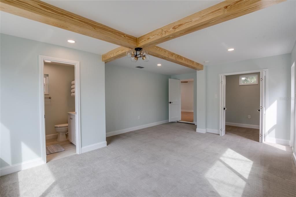 For Sale: $798,000 (3 beds, 2 baths, 1276 Square Feet)