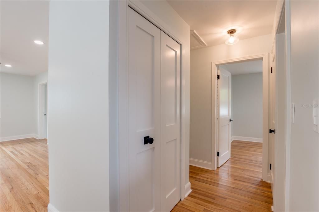 For Sale: $798,000 (3 beds, 2 baths, 1276 Square Feet)