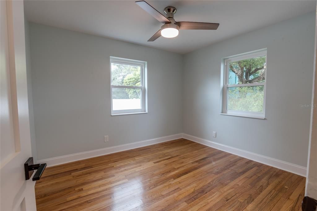 For Sale: $798,000 (3 beds, 2 baths, 1276 Square Feet)