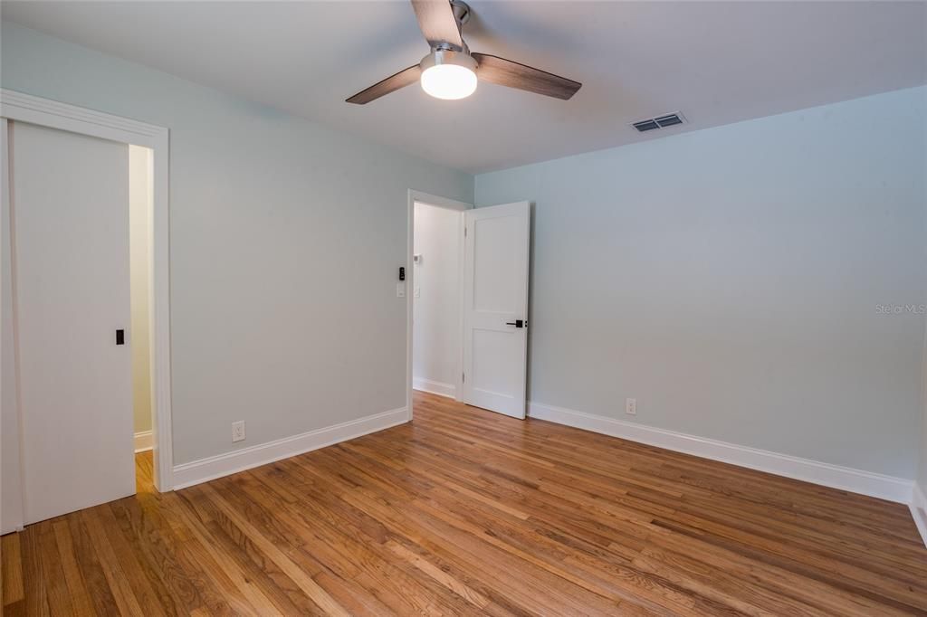 For Sale: $798,000 (3 beds, 2 baths, 1276 Square Feet)