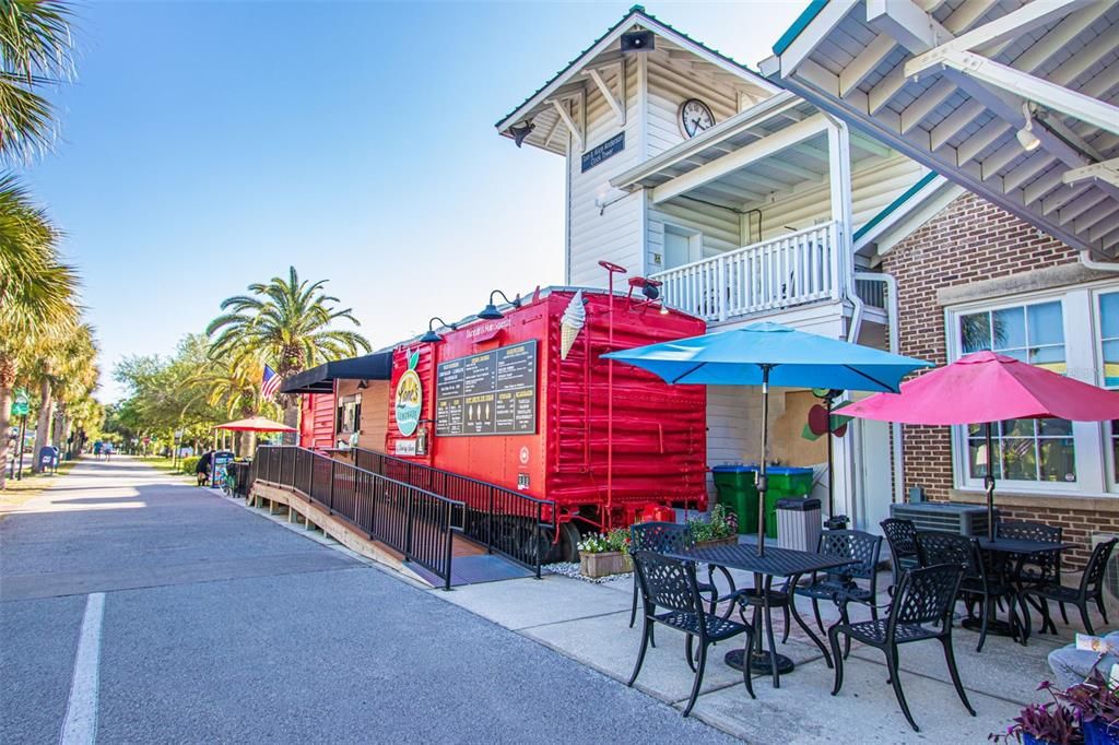 For Sale: $798,000 (3 beds, 2 baths, 1276 Square Feet)