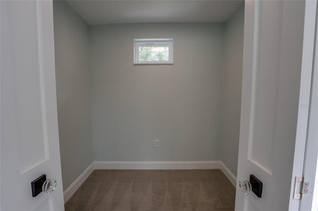 For Sale: $798,000 (3 beds, 2 baths, 1276 Square Feet)