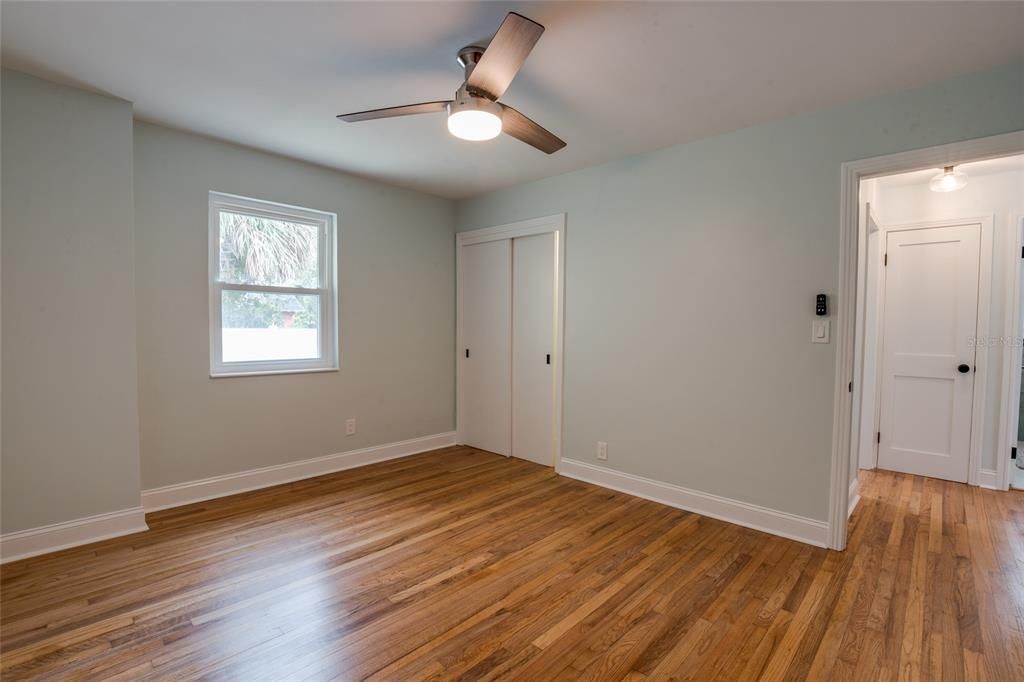 For Sale: $798,000 (3 beds, 2 baths, 1276 Square Feet)