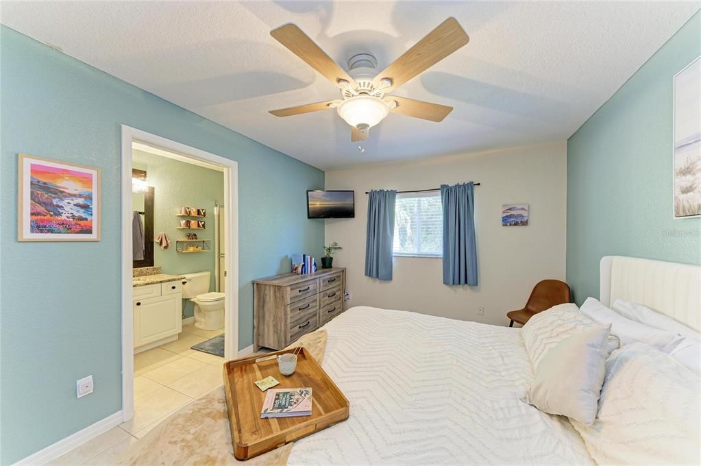 For Sale: $419,900 (3 beds, 2 baths, 1195 Square Feet)