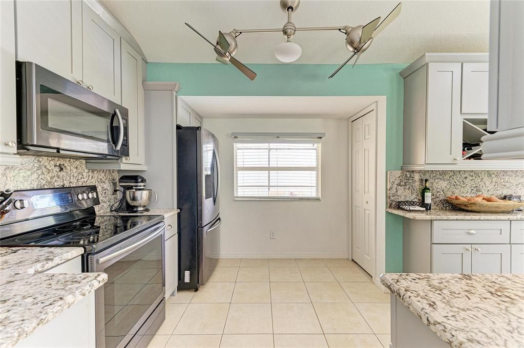 For Sale: $419,900 (3 beds, 2 baths, 1195 Square Feet)