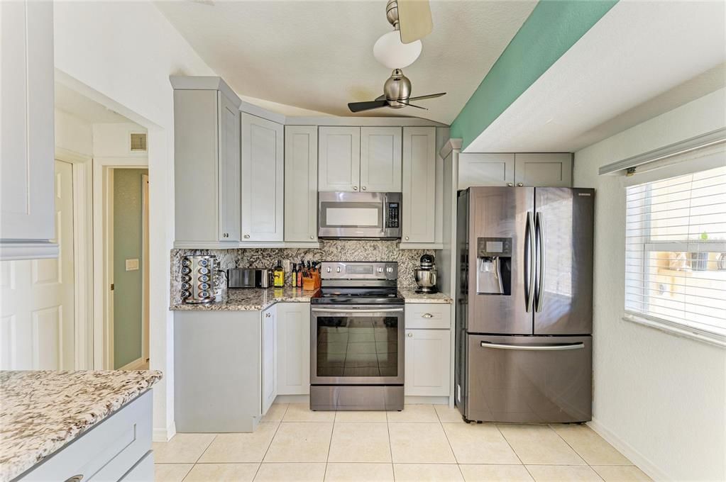 For Sale: $419,900 (3 beds, 2 baths, 1195 Square Feet)