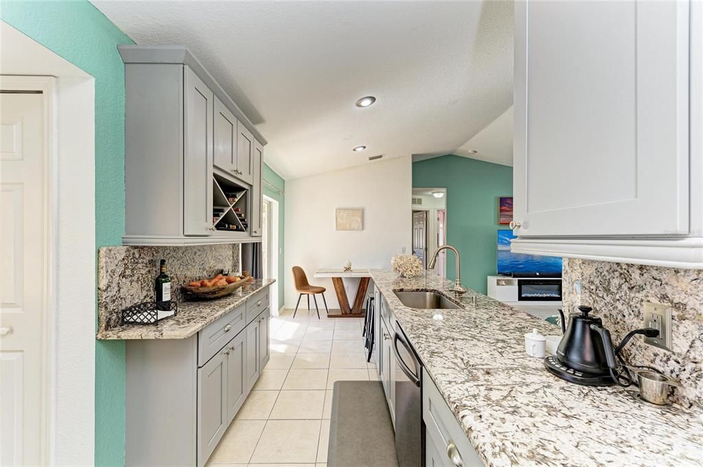 For Sale: $419,900 (3 beds, 2 baths, 1195 Square Feet)