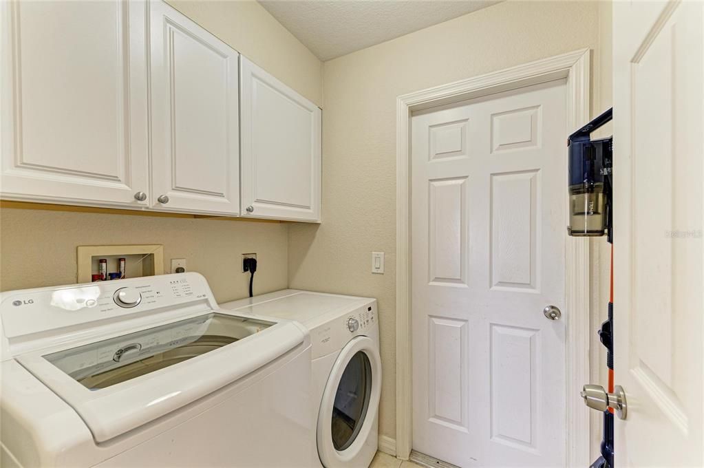 For Sale: $419,900 (3 beds, 2 baths, 1195 Square Feet)