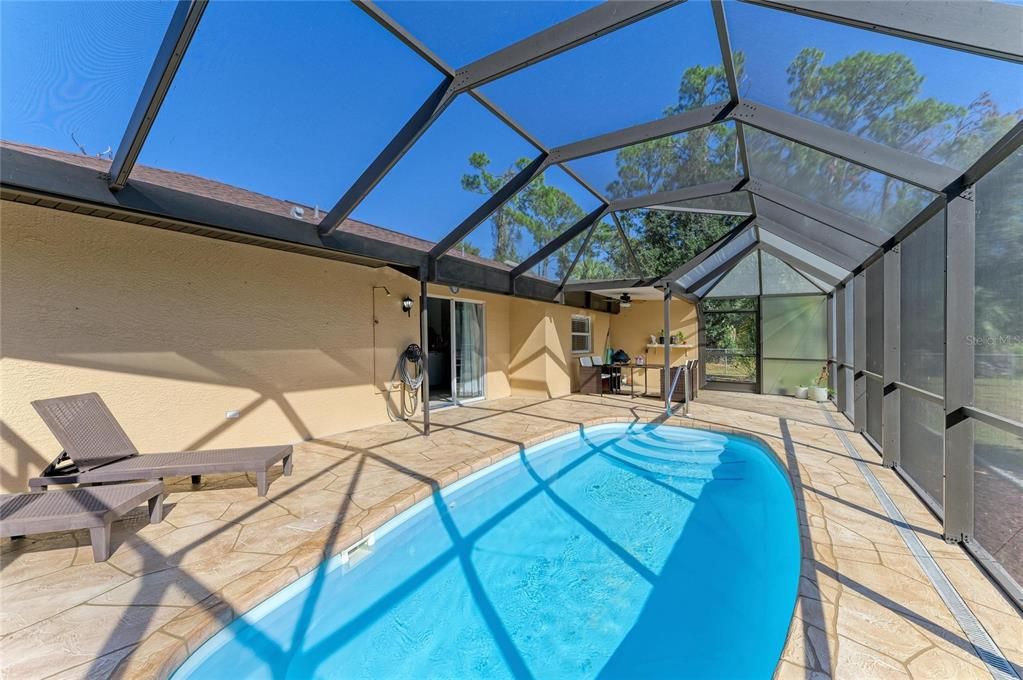 For Sale: $419,900 (3 beds, 2 baths, 1195 Square Feet)