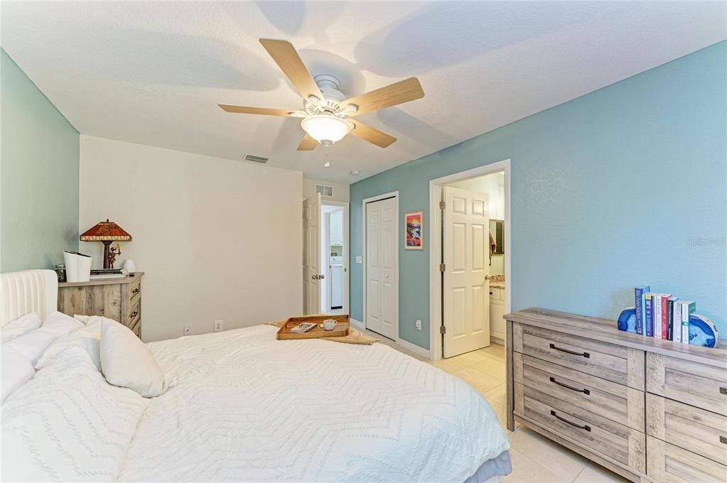 For Sale: $419,900 (3 beds, 2 baths, 1195 Square Feet)