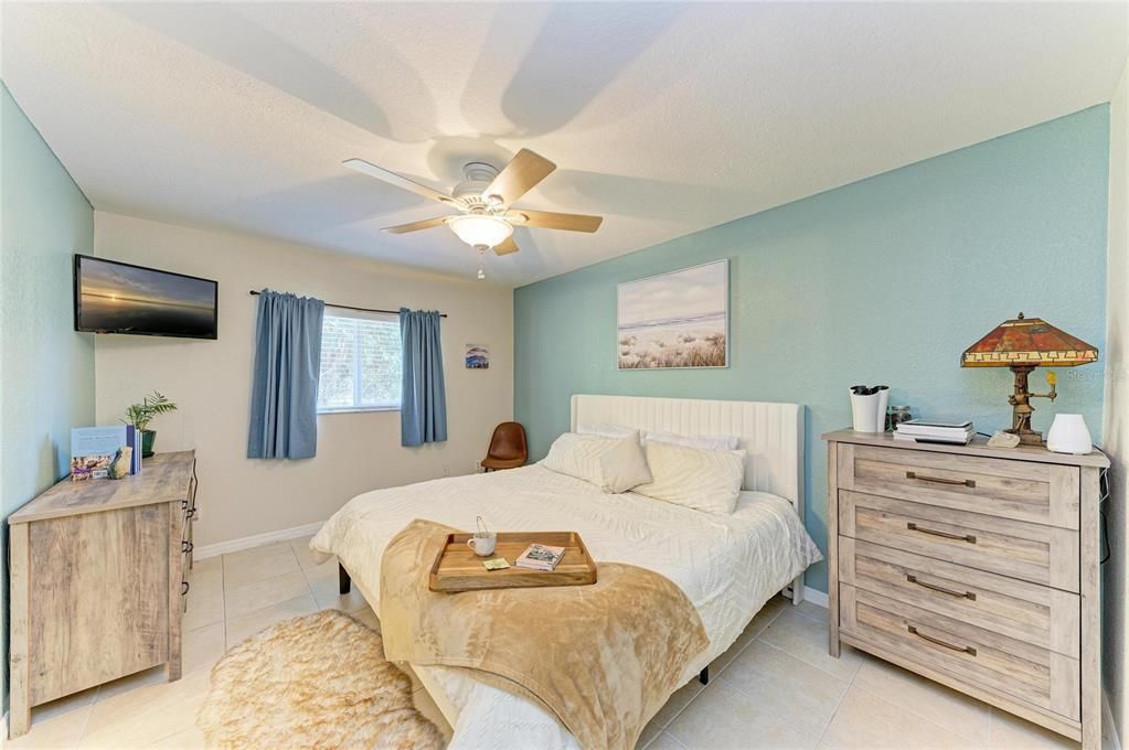 For Sale: $419,900 (3 beds, 2 baths, 1195 Square Feet)