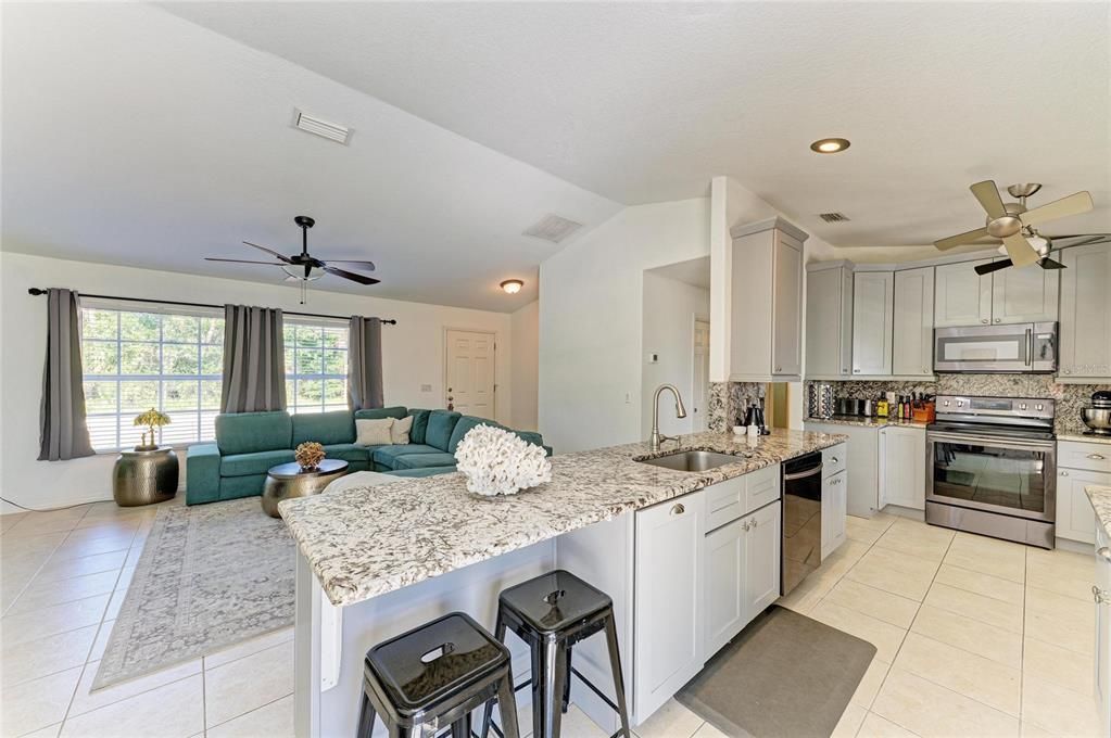 For Sale: $419,900 (3 beds, 2 baths, 1195 Square Feet)