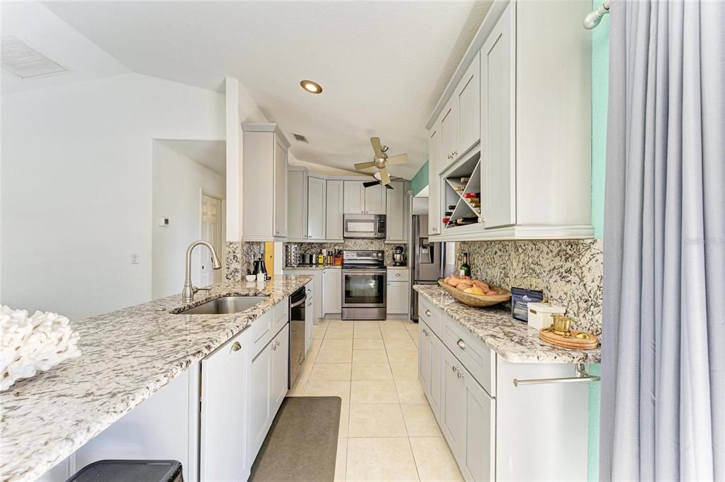 For Sale: $419,900 (3 beds, 2 baths, 1195 Square Feet)