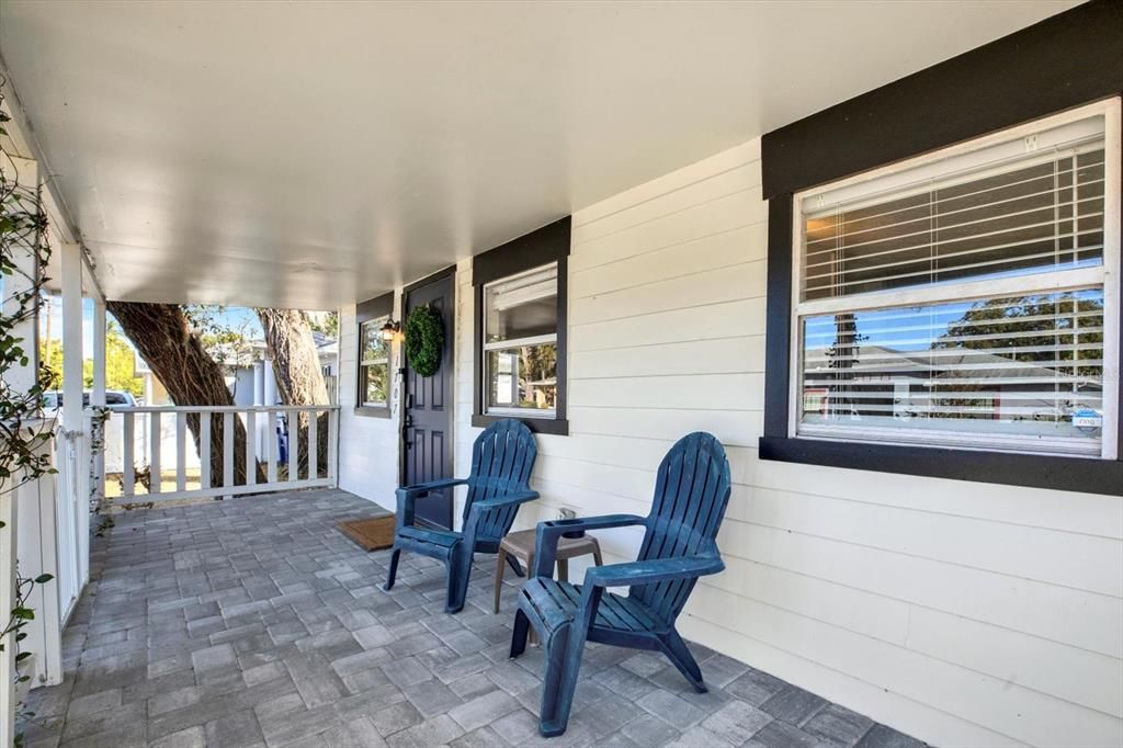 For Rent: $2,675 (3 beds, 2 baths, 1128 Square Feet)