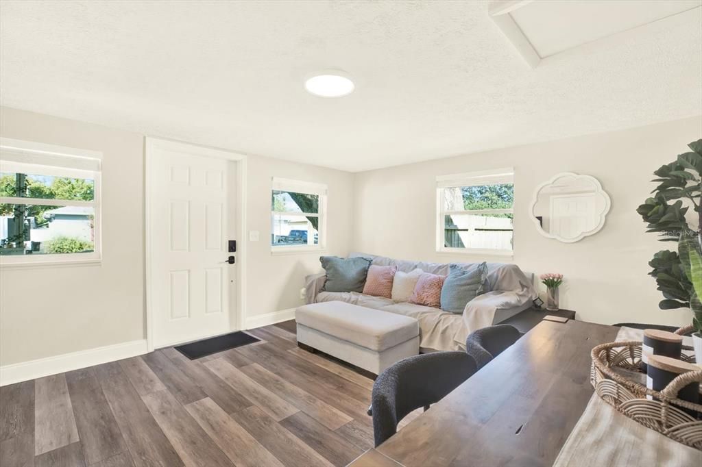 For Rent: $2,675 (3 beds, 2 baths, 1128 Square Feet)