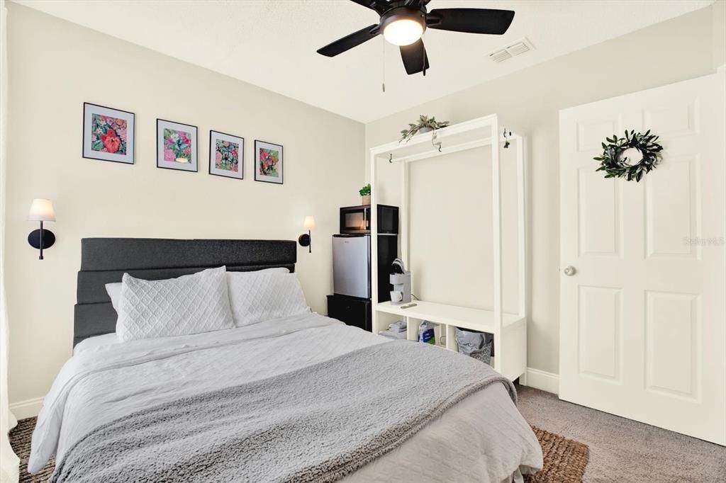 For Rent: $2,675 (3 beds, 2 baths, 1128 Square Feet)