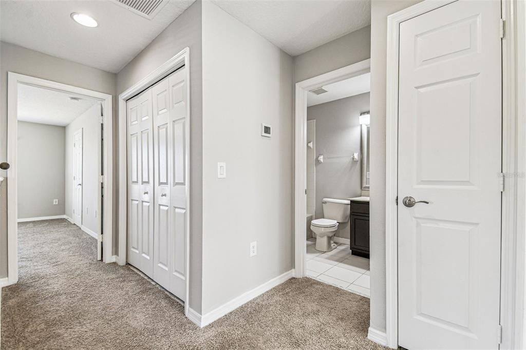 На продажу: $309,900 (3 спален, 2 ванн, 1672 Квадратных фут)