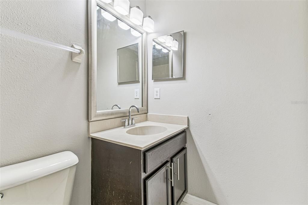 На продажу: $309,900 (3 спален, 2 ванн, 1672 Квадратных фут)