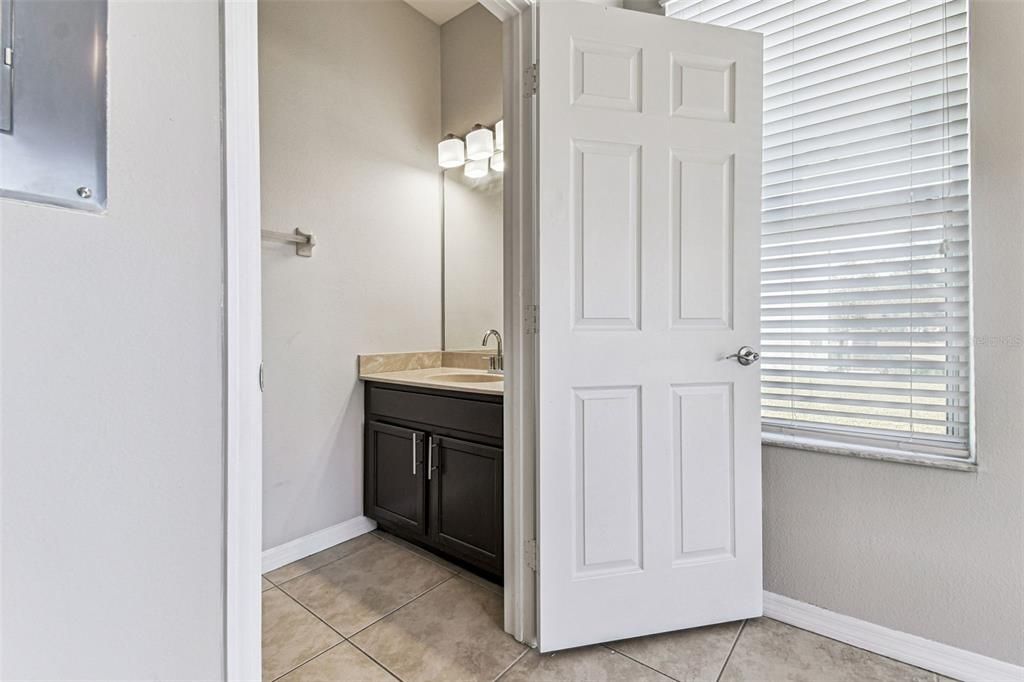 На продажу: $309,900 (3 спален, 2 ванн, 1672 Квадратных фут)