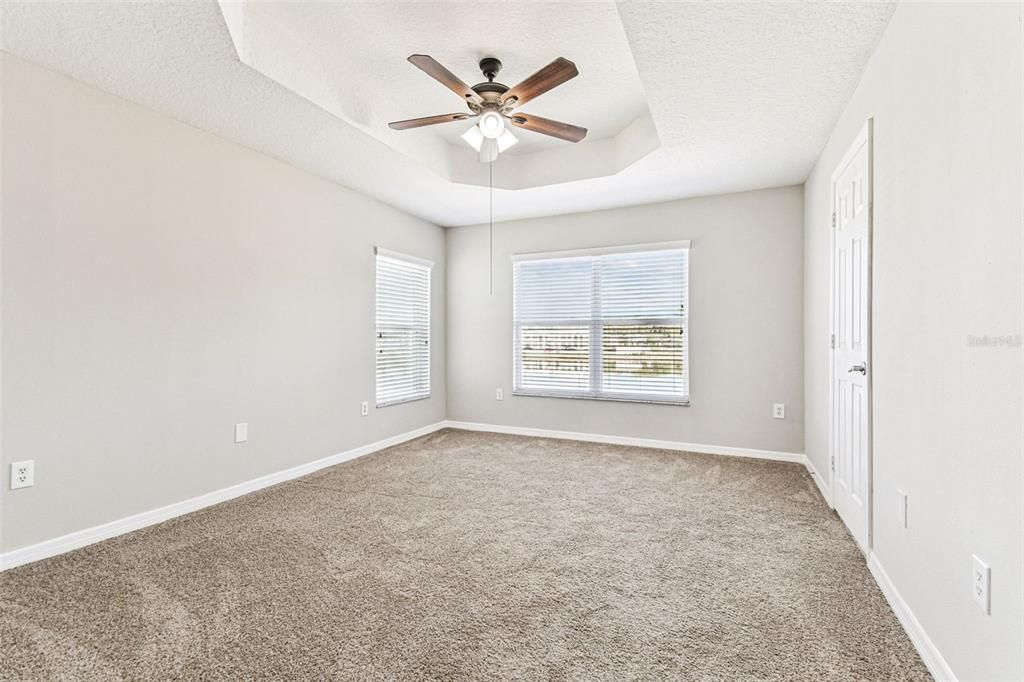 На продажу: $309,900 (3 спален, 2 ванн, 1672 Квадратных фут)