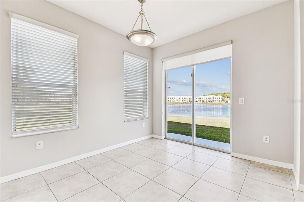 На продажу: $309,900 (3 спален, 2 ванн, 1672 Квадратных фут)