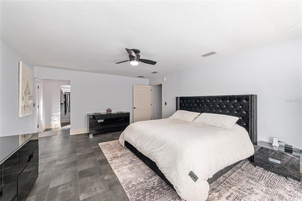 For Sale: $3,250,000 (3 beds, 3 baths, 2840 Square Feet)