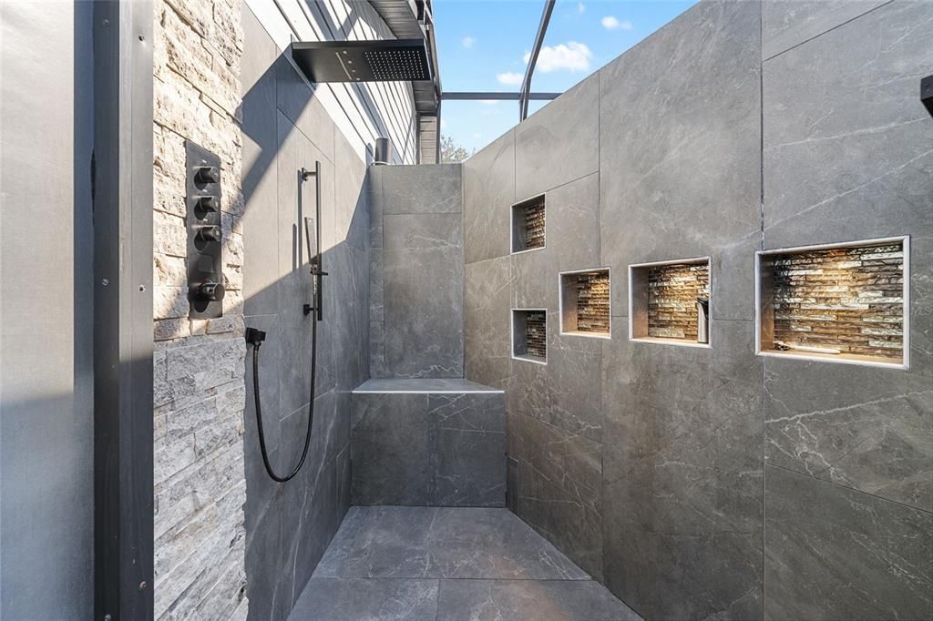 For Sale: $3,250,000 (3 beds, 3 baths, 2840 Square Feet)