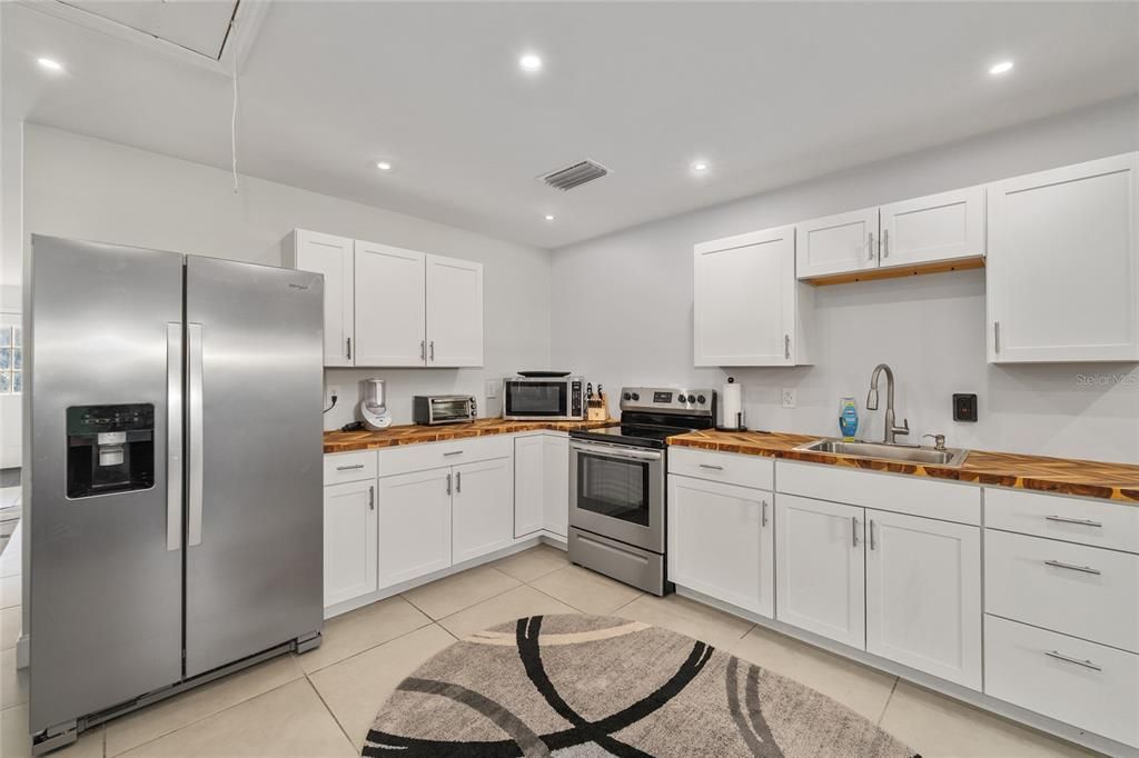 For Sale: $3,250,000 (3 beds, 3 baths, 2840 Square Feet)