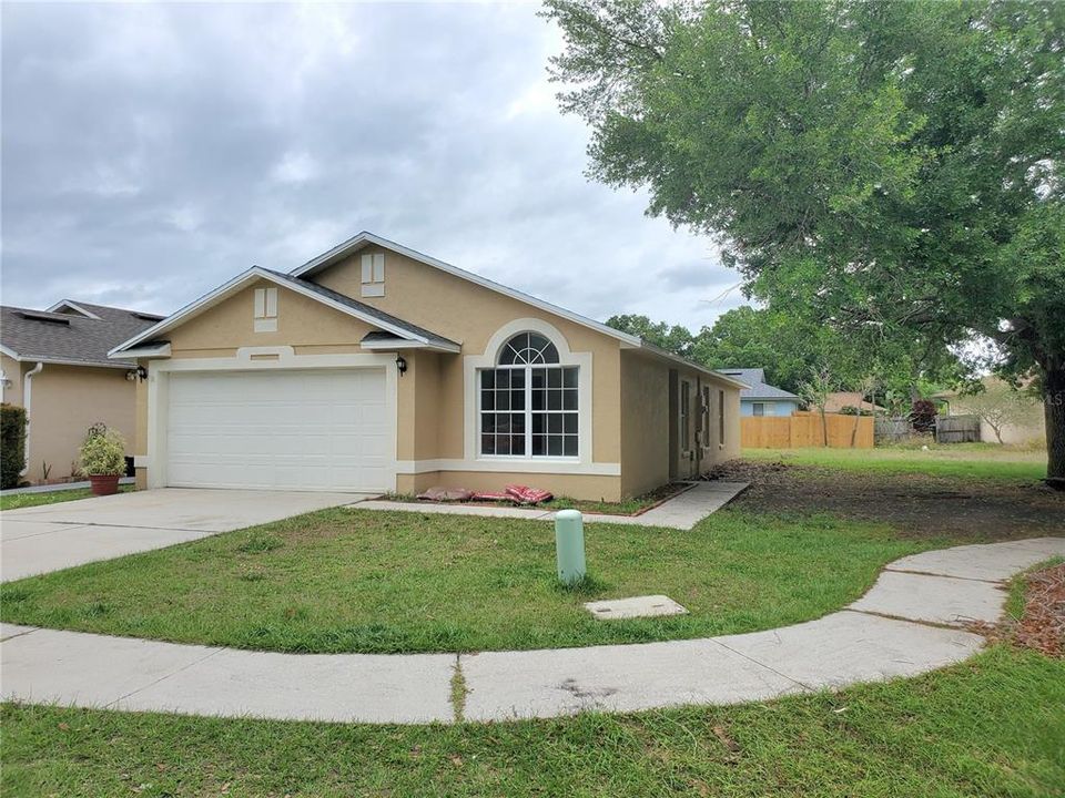 Active With Contract: $2,190 (4 beds, 2 baths, 1352 Square Feet)
