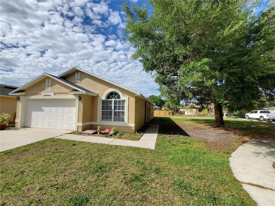 Active With Contract: $2,190 (4 beds, 2 baths, 1352 Square Feet)