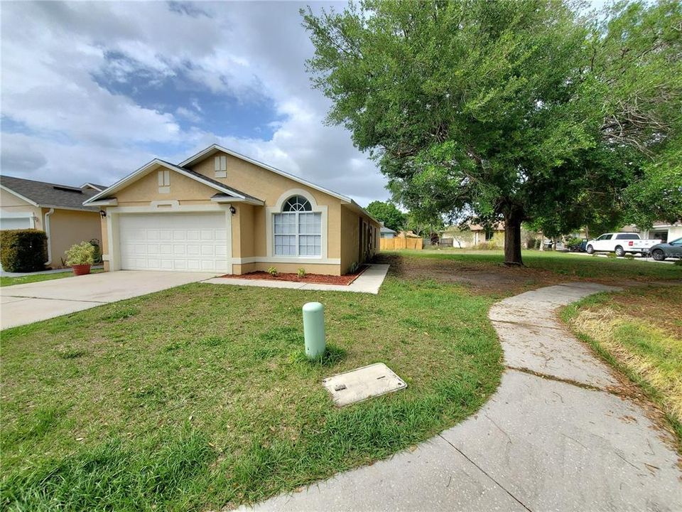 Active With Contract: $2,190 (4 beds, 2 baths, 1352 Square Feet)
