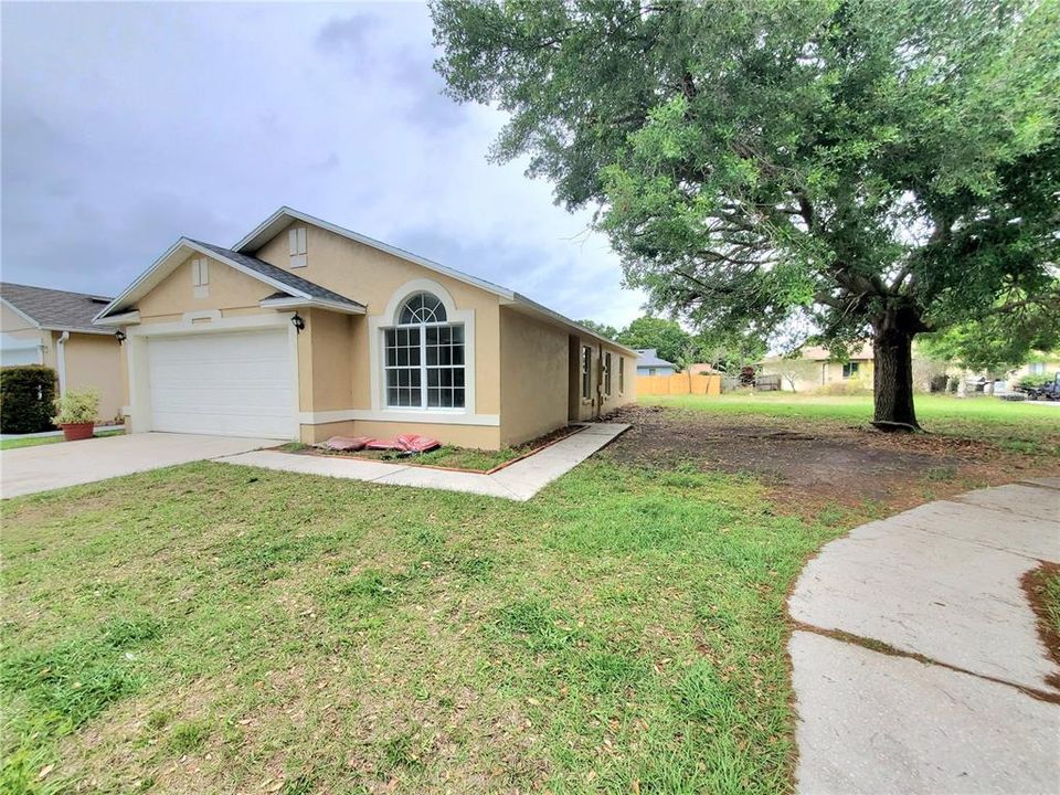 Active With Contract: $2,190 (4 beds, 2 baths, 1352 Square Feet)