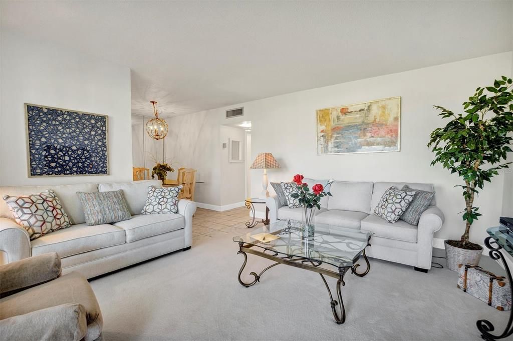 For Sale: $130,990 (2 beds, 1 baths, 816 Square Feet)