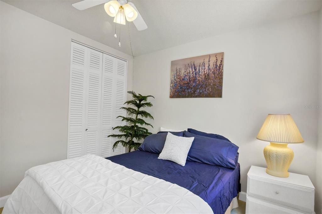 For Sale: $130,990 (2 beds, 1 baths, 816 Square Feet)