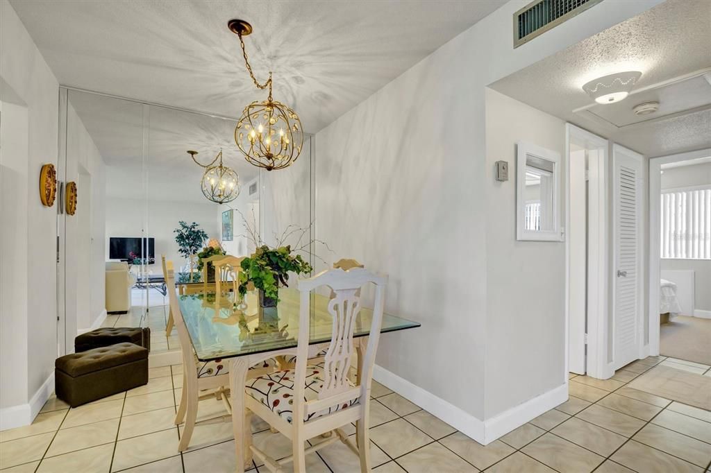 For Sale: $130,990 (2 beds, 1 baths, 816 Square Feet)