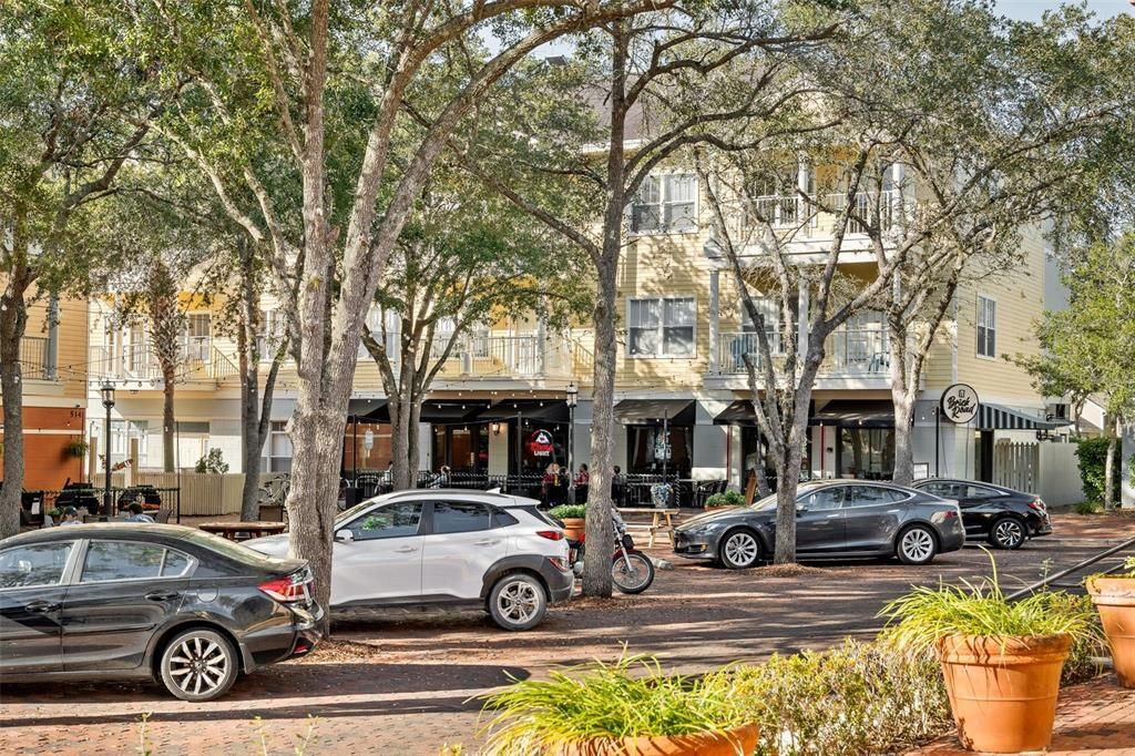 Activo con contrato: $429,900 (3 camas, 2 baños, 1506 Pies cuadrados)