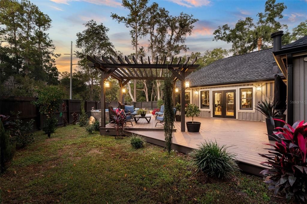 Activo con contrato: $429,900 (3 camas, 2 baños, 1506 Pies cuadrados)