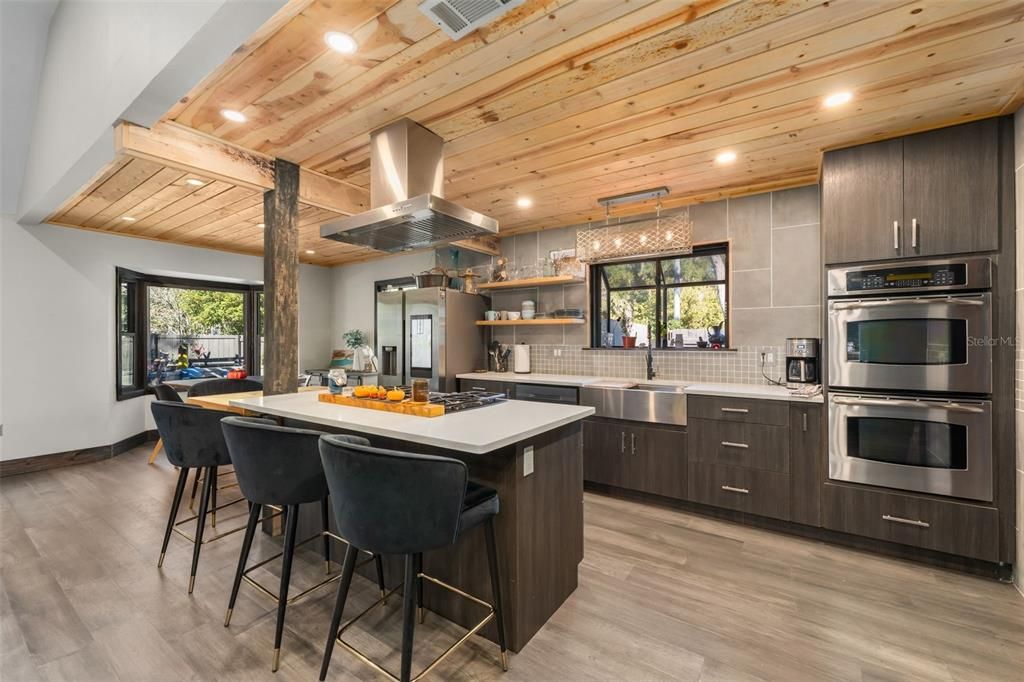 Activo con contrato: $429,900 (3 camas, 2 baños, 1506 Pies cuadrados)