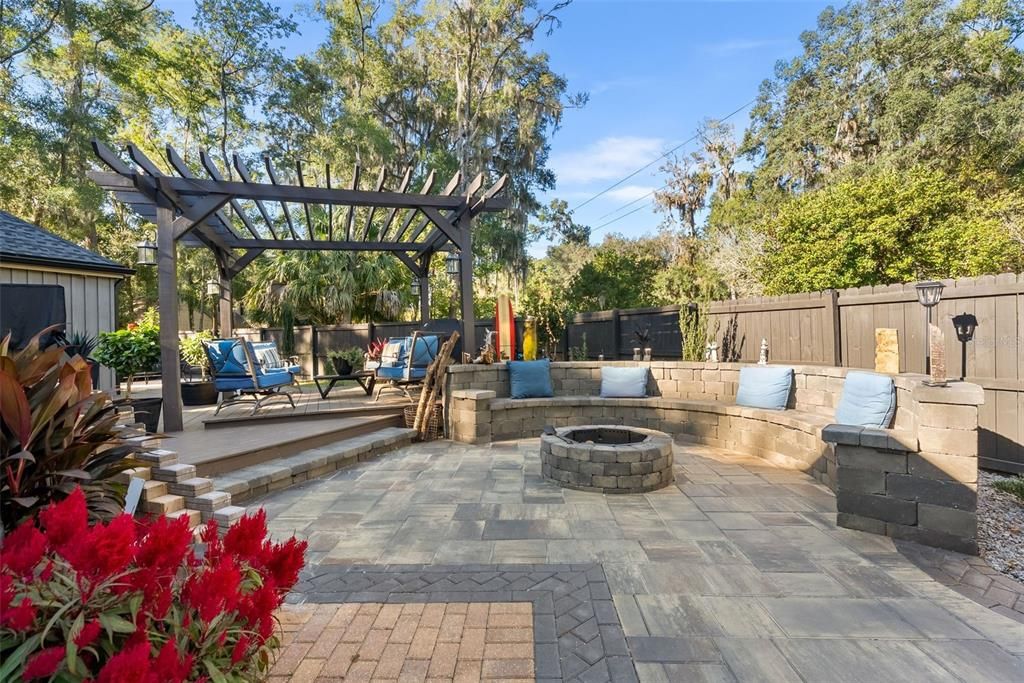 Activo con contrato: $429,900 (3 camas, 2 baños, 1506 Pies cuadrados)