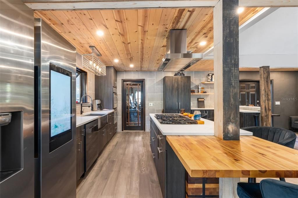 Activo con contrato: $429,900 (3 camas, 2 baños, 1506 Pies cuadrados)